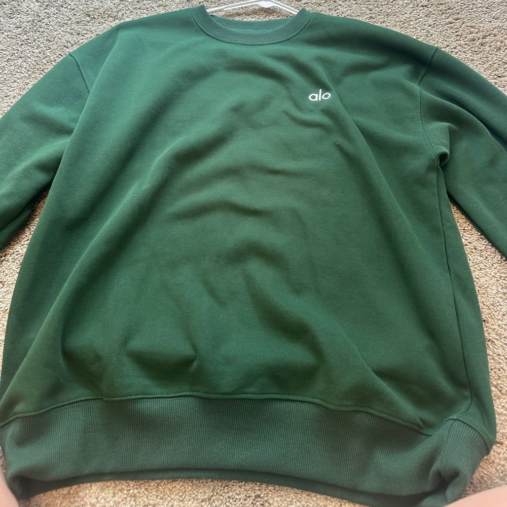 NWOT alo yoga green crewneck!